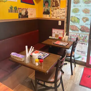 ２名掛けテーブル席