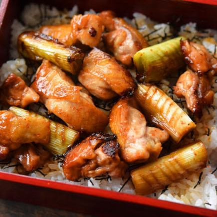 【地鶏料理】地鶏山椒や混ぜご飯を堪能!2H飲放付全7品「炭火焼コース」5400円⇒4400円