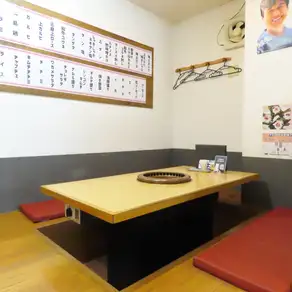 ６名