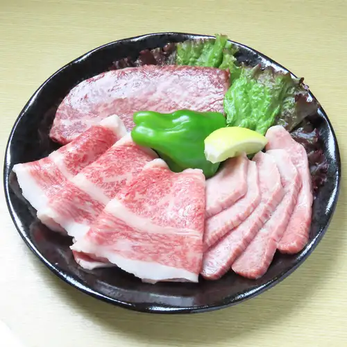 Carefully selected, premium Hiroshima Black Wagyu beef at reasonable prices.