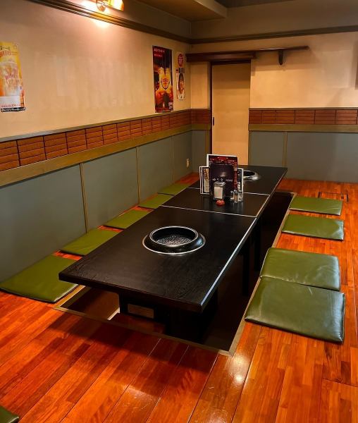 We have a private room with a sunken kotatsu that can accommodate up to 20 people.Enjoy the finest yakiniku in a space where you can stretch your legs and relax.