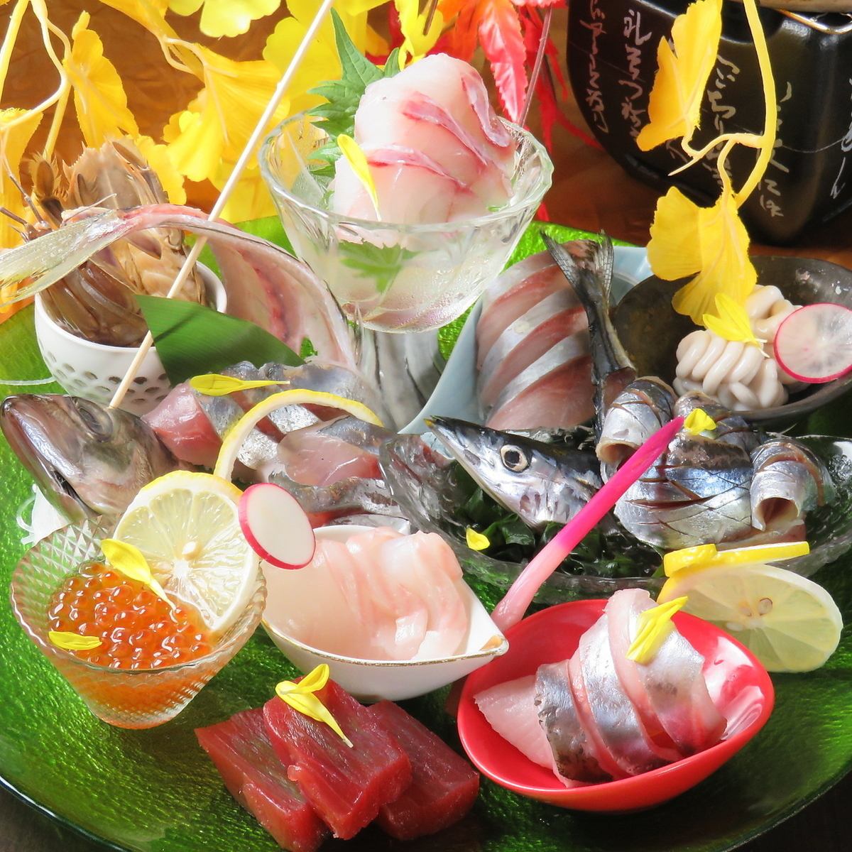 每天從市場採購的新鮮海鮮、A5級和牛牛排、北海道時令蔬菜等。