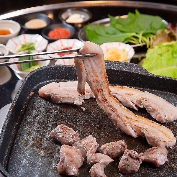 29 kinds of food including samgyeopsal and yangnyeom chicken★2 hours all-you-can-eat and drink for 4500 yen → 4000 yen! All-you-can-drink beer too♪