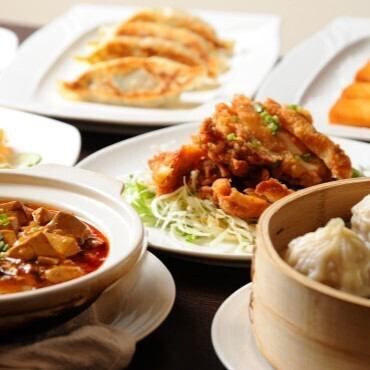 We offer a variety of luxurious courses prepared by chefs from five-star restaurants.