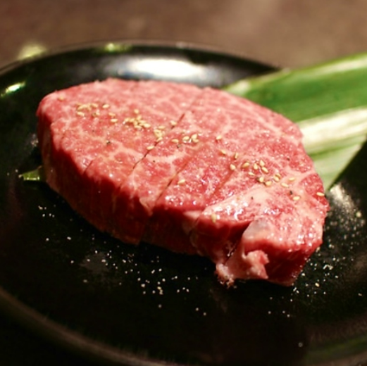 宴会厅的座位全部是半包间♪带孩子也能安心用餐！