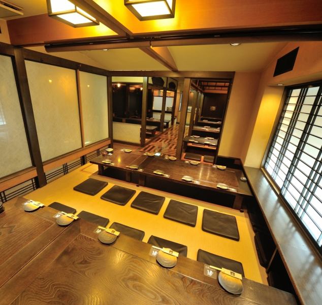 We have prepared a lot of sunken kotatsu seats where you can relax.Banquets for up to 50 people (can be reserved) are possible.We also accept out-of-hours banquets.The seats are finished in a calm "Japanese" taste.Perfect for welcome and farewell parties, as well as for various banquet companies!