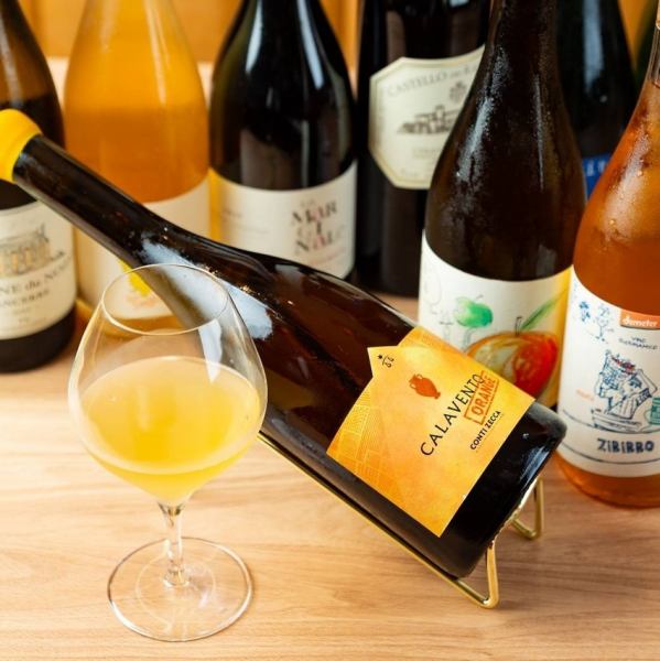 大切な方をおもてなしするのに最適な、上質で落ち着いた雰囲気です。プライベートな会話も弾むよう、席間にも配慮しております。質の高い蒸し料理と厳選されたドリンクで、記憶に残る接待や会食をサポートいたします。