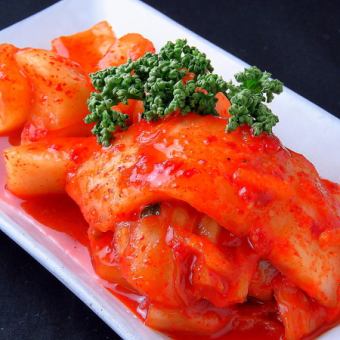自家製キムチ2種盛り(白菜 & 大根)