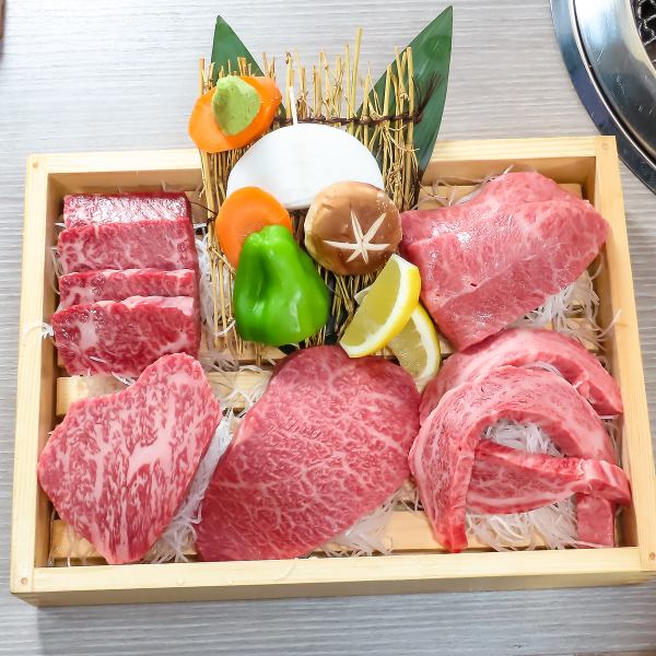 【驚きの極上体験】プレミアム誠盛りで極上焼肉体験を♪≪8,880円(税込)≫