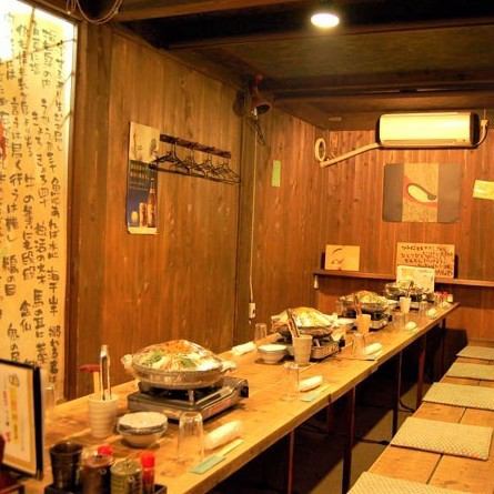 【幅広いご要望にお応えします！】木の温かみを感じれる店内では、少人数から大人数の各種ご宴会もお楽しみいただけます。