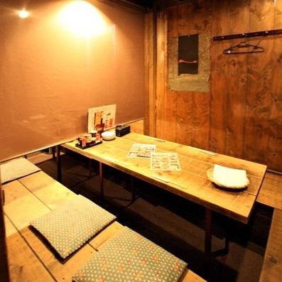 【様々な完全個室を完備！】少人数から団体様までシチュエーションに合わせて最適な個室席にご案内♪プライベート空間で大切な方との特別なお食事をご提案◎。貸切のご予約も可能です！まずはお気軽にご相談ください♪誕生日・記念日をはじめ、歓送迎会、二次会、同窓会、女子会、法事などに最適です!