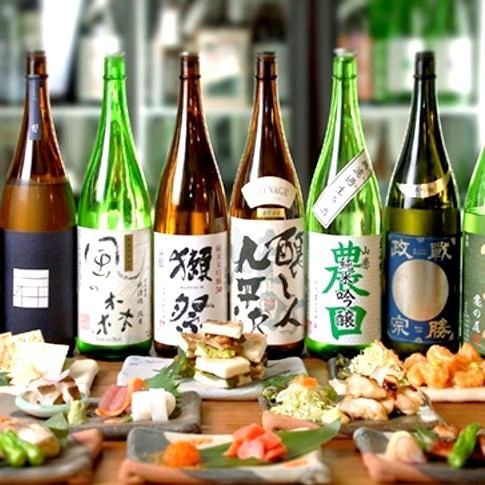 超過100種日本酒可供選擇★種類豐富的日本酒520日圓（含稅）起★還有稀有的日本酒和日本酒品嚐套餐！
