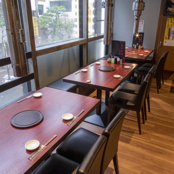 [Available for 2 to 16 people] We do not have a counter, so you can spend a relaxing time at the table.Sofa seats that can be used by 2 to 10 people are also available ♪ Various banquets are possible, from small banquets to large company banquets.Ikebukuro / Yakiniku / East Exit / All-you-can-eat / All-you-can-drink / Japanese black beef / Welcome and farewell party / All-you-can-eat / drink / Date