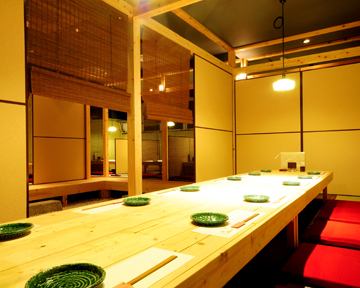 The sunken kotatsu is a relaxing Japanese space for 2 to 45 people.Banquets are also welcome!