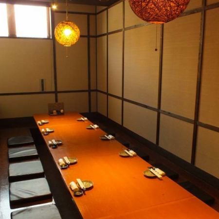The private room seats, which are proud of the interior, can also guide medium-sized customers! Since it is a digging seat, you can enjoy it comfortably even at a long drinking party ◎