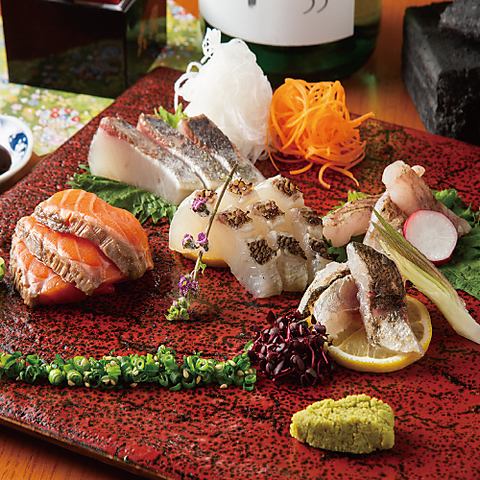 Charcoal grilled sashimi of carefully selected fresh fish