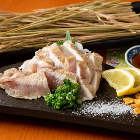 Roasted straw-broiled chicken sashimi
