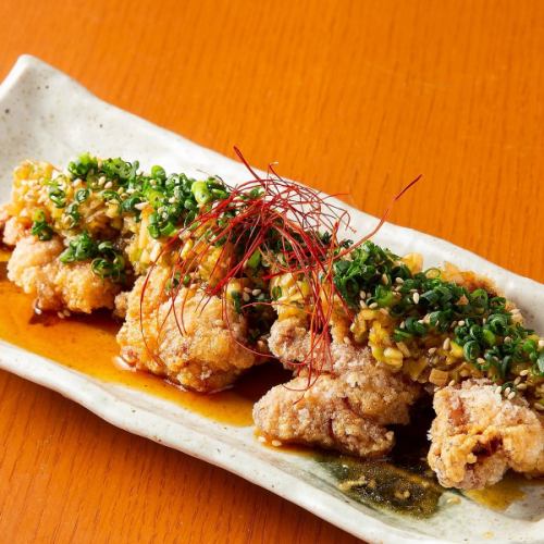 Deep-fried young chicken ~ Served with oil and chicken sauce ~