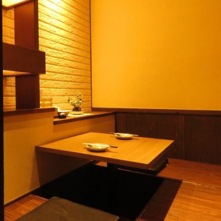 Since our shop is a completely private room with all seats, even a small number of people such as 2 people can use the private room ◎ Please feel free to use it for dates and small drinks.We will guide you to a calm Japanese space ◎