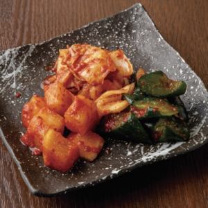 Assortment of 3 types of additive-free kimchi