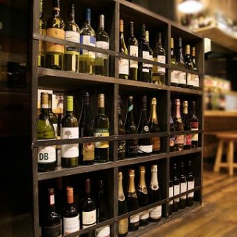 We always have over 80 types of carefully selected wines from around the world on display.