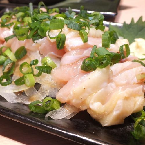使用している鶏は「大分直送冠鶏」「宮崎産親鳥」と絶品