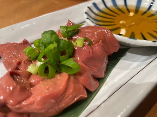 【刺身】冠地鶏の鶏刺し