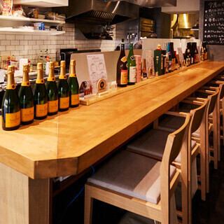 調理風景を肴にお楽しみ頂けるカウンター席は自信を持ってお勧めできます★