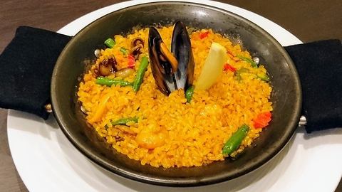 You can enjoy paella at lunchtime too.