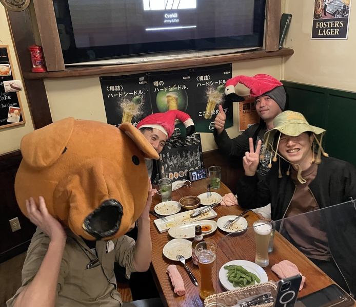 スポーツ観戦や週末の賑やかな店内は、そこにいるだけで元気がもらえる空間です。ハンバーガーは勿論、多国籍な美味し料理と、クラフトビールもぜひお楽しみください。