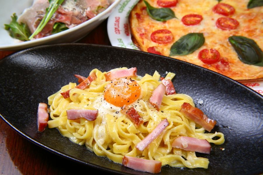 忘年会をお探しの幹事の皆様、お勧めのマスカレードコースが人気です。