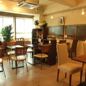 Although it is a cafe introduced on TV etc., we are waiting for customers in unpretentious atmosphere.