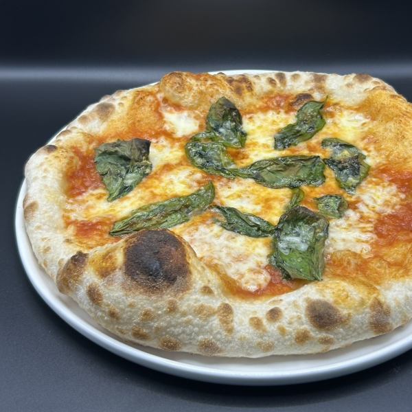 【本場イタリアの薫り】極上な小麦粉カプートサッコロッソを使用した自家製ピザ