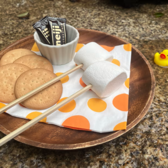 メガマシュマロで作るスモア