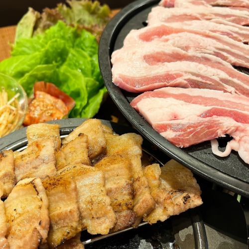 Our flagship dish, "Hachinosu Samgyeopsal"★Saitama brand meat cut in the shape of a honeysuckle to bring out the flavor!