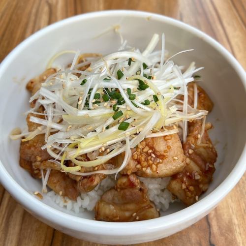 サムギョプサル丼（ニンニク醤油）