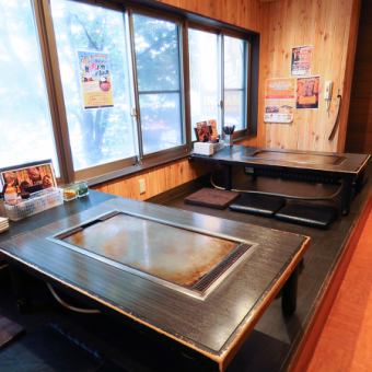 ２Fにある座敷の席は様々なシーンに対応！　プライベート空間でファミリーから友人との食事会にも人気な席です！