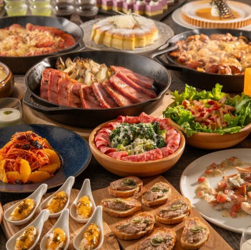 ランチ・ディナーは約80種類のバラエティに富んだメニュー