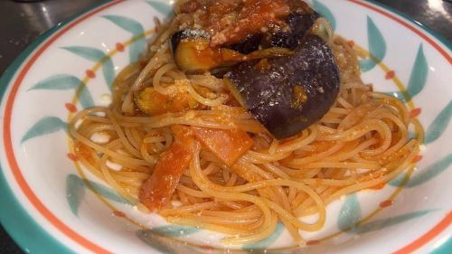 皆様こんにちは！
炭焼きイタリアンAlettaです🍽

こちらは
“ベーコンと揚げ茄子のチーズパスタ”です🍆🧀

是非食べにいらして下さい♪

たくさんのご来店お待ちしております💞

#大阪のランチ
#大阪のワイン
#大阪海老料理
#大阪海老
#大阪海老フライ
#大阪海老専門店
#堺筋本町 
#堺筋本町グルメ 
#堺筋本町ディナー 
#堺筋本町ランチ 
#堺筋本町飲み 
#堺筋本町イタリアン 
#堺筋本町レストラン 
#堺筋本町居酒屋 
#堺筋本町パスタ 
#堺筋本町駅 
#堺筋本町駅すぐ