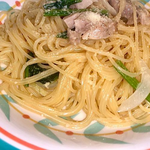 🍝【本日のパスタ】🍝
『チキンとほうれん草のクリームパスタ』🌿

香ばしく焼き上げたチキンに、ほうれん草の彩り🌱
コクのあるまろやかなクリームソースが
もちもちパスタにたっぷり絡みます🤍

心もお腹もほっと満たされる、やさしい味わい☺️✨
ランチにぴったりな一皿です🍽

ご来店お待ちしております🌟

#大阪のランチ
#大阪のワイン
#大阪海老料理
#大阪海老
#大阪海老フライ
#大阪海老専門店
#堺筋本町 
#堺筋本町グルメ 
#堺筋本町ディナー 
#堺筋本町ランチ 
#堺筋本町飲み 
#堺筋本町イタリアン 
#堺筋本町レストラン 
#堺筋本町居酒屋 
#堺筋本町パスタ 
#堺筋本町駅 
#堺筋本町駅すぐ