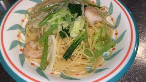 Good evening🌛
Charcoal grilled Italian restaurant Aletta 🇮🇹💖

The dish in the photo is [Shrimp, Komatsuna, and Cabbage Peperoncino] 🦞

Please give it a try✨