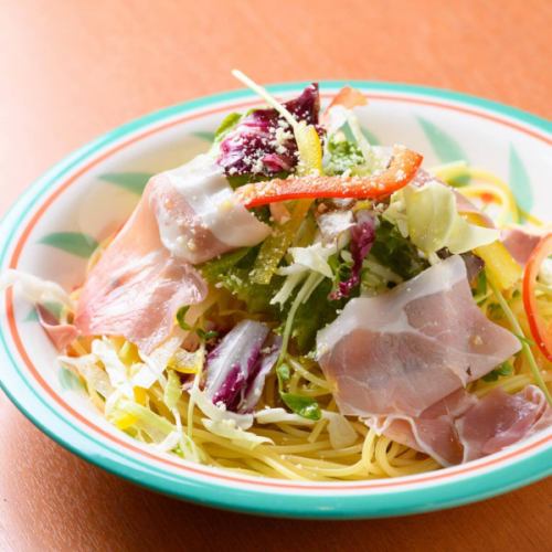 皆さんこんばんは🌙
炭火焼きイタリアンAlettaです💕

本日ご紹介致しますメニューは『生ハムと10種野菜のペペロンチーノ』です🌟

是非食べに来てくださいね！

#大阪ランチ
#大阪ディナー
#大阪イタリアン
#大阪レストラン
#大阪居酒屋
#堺筋本町
#堺筋本町ランチ
#堺筋本町ディナー
#堺筋本町レストラン
#堺筋本町イタリアン
#堺筋本町居酒屋