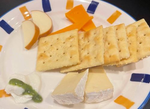 皆様こんばんは♪
炭焼きイタリアンAlettaです💕
本日ご紹介致しますメニューは「チーズ盛り合わせ」です。🧀🧀
皆様のご来店をスタッフ一同心よりお待ちしております☺️
#大阪のランチ
#大阪のワイン
#大阪海老料理
#大阪海老
#大阪海老フライ
大阪海老専門店
堺筋本町 
堺筋本町グルメ 
堺筋本町ディナー 
堺筋本町ランチ 
堺筋本町飲み 
堺筋本町イタリアン 
堺筋本町レストラン 
堺筋本町居酒屋 
堺筋本町パスタ 
堺筋本町駅 
堺筋本町駅すぐ 
炭焼きイタリアン 
炭焼きイタリアンaletta