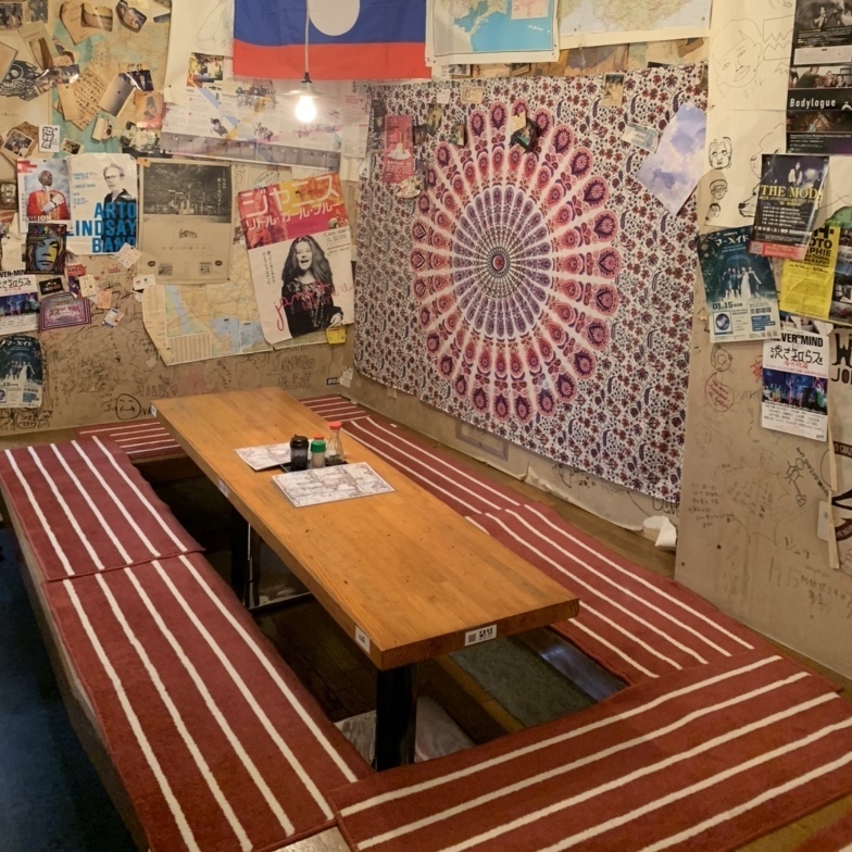 无论您是小型团体还是大型团体，都欢迎您光临我们的餐厅！30人及以上的团体可包场使用地下室！