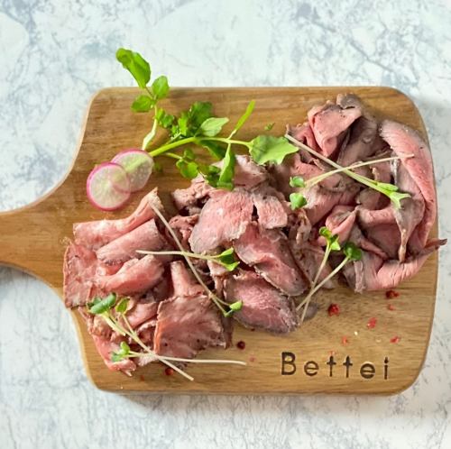 Bettei's most popular! Assortment of 3 types of roast beef