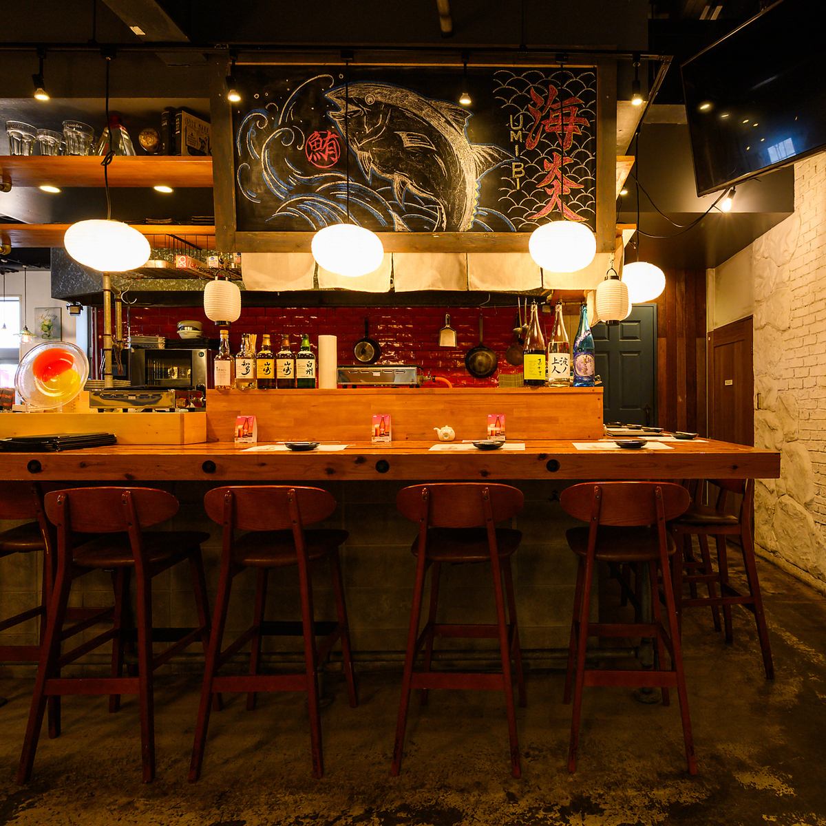 厳選素材を存分に楽しめる海鮮居酒屋！雰囲気抜群の店内も◎