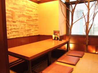 A private room with a sunken kotatsu seating for 6 people.