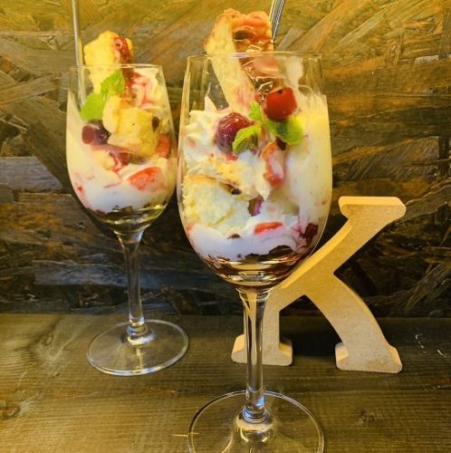 多彩ドリンクと夜パフェ満喫