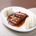 Braised Chinese pickled vegetables with steamed bread