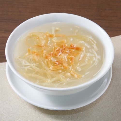 Shark fin soup with dried scallops (2-3 servings)